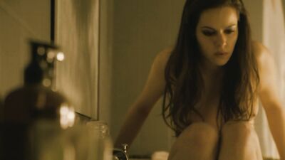 Emily Hampshire, Katie Boland - Die (2010)