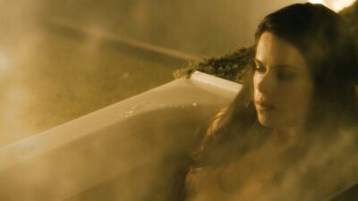 Emily Hampshire, Katie Boland - Die (2010)