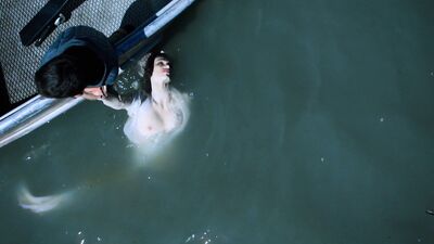 Nalani Wakita, Lisa Chandler - Altered Carbon s01e02 (2018)