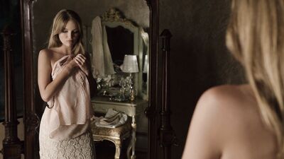 Trieste Kelly Dunn, Lili Simmons – Banshee s02e08 (2014)