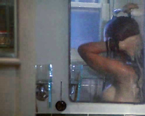 Alyssa Milano naked – Hugo Pool (1997)