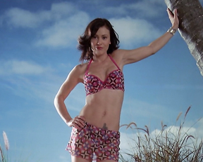 Alyssa Milano – Charmed s05e03-23 (2002)