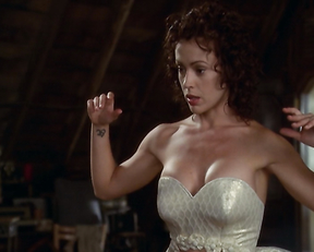 Alyssa Milano – Charmed s05e03-23 (2002)