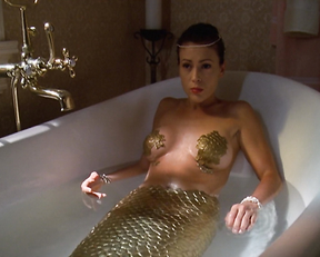 Alyssa Milano – Charmed s05e01-02 (2002)