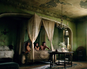 Jessica Parker Kennedy, Clara Paget – Black Sails s02e05 (2015)