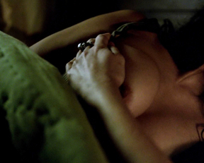 Jessica Parker Kennedy, Clara Paget – Black Sails s02e02 (2015)