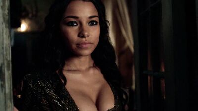 Jessica Parker Kennedy, Clara Paget – Black Sails s02e02 (2015)