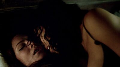 Jessica Parker Kennedy, Clara Paget – Black Sails s02e02 (2015)