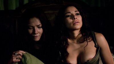 Jessica Parker Kennedy, Clara Paget – Black Sails s02e02 (2015)