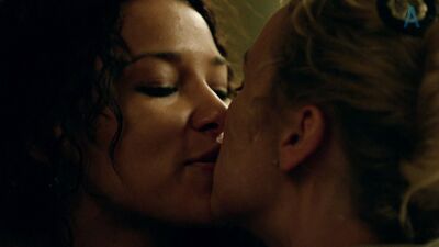 Jessica Parker Kennedy, Hannah New, etc – Black Sails s01e01 (2014)