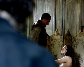 Jessica Parker Kennedy, Hannah New – Black Sails s01e02 (2014)