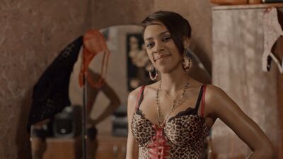 Liza Martines naked, etc - Besstydniki s01e17-18 Shameless Ru (2017)