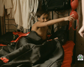 Liza Martines nude - Besstydniki s01e04 Shameless Ru (2017)