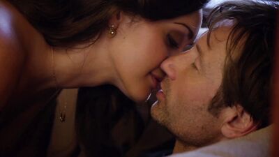 Sarah Power topless – Californication s05e09 (2012)