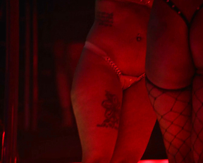 Lawnyae Marie sex scene - Easy s03e07 (2019)