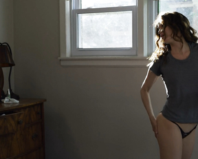 Stephanie Branco, Elizabeth Reaser - Easy s03e05 (2019)