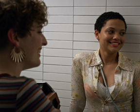 Jacqueline Toboni, Sophia Bush, Kenzie Elizabeth, Kiersey Clemons - Easy s03e03 (2019)