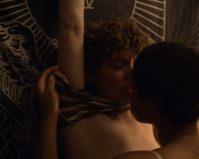 Jacqueline Toboni, Sophia Bush, Kenzie Elizabeth, Kiersey Clemons - Easy s03e03 (2019)