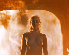 Emilia Clarke nude – Game of Thrones s06e04 (2016)
