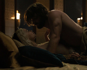 Emilia Clarke sex scene – Game of Thrones s05e07 (2015)
