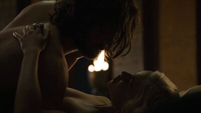 Emilia Clarke sex scene – Game of Thrones s05e07 (2015)