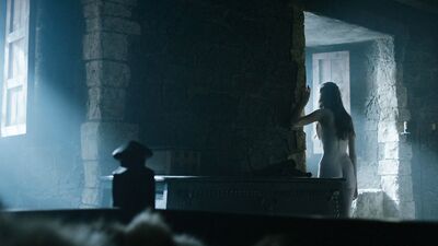 Charlotte Hope nude – Game Of Thrones s05e05 (2015)