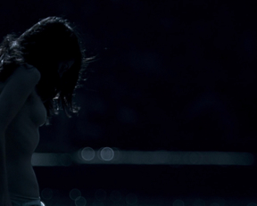 Maria Valverde, Eva Green – Cracks (2009)