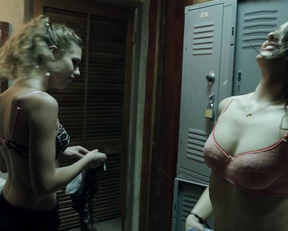 Ileana Huxley, Emmy Rossum – Shameless s05e01 (2015)