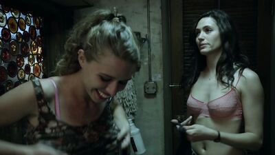 Ileana Huxley, Emmy Rossum – Shameless s05e01 (2015)