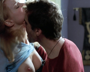 Heather Graham nude – Killing Me Softly (2002)