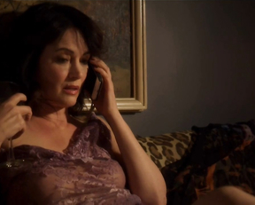 Joanna Going naked – Kingdom s03e03 (2017)