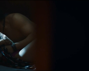 Elisa Visari, Elena Cucci, Carolina Crescentini - A casa tutti bene (2018)