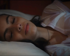 Elisa Visari, Elena Cucci, Carolina Crescentini - A casa tutti bene (2018)