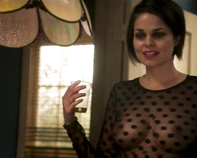 Lina Esco naked – Kingdom s02e16 (2016)