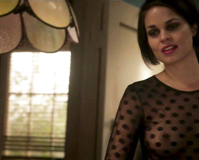 Lina Esco naked – Kingdom s02e16 (2016)