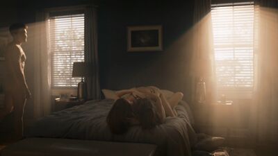 Lili Simmons, Hannah Emily Anderson - The Purge s01e01 (2018)
