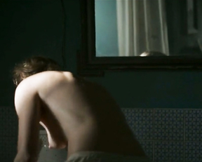 Vicky Krieps, Lizzy Caplan - Das Boot s01e04-07 (2018)