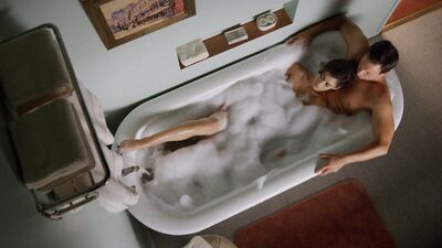 Lizzy Caplan naked – Masters of Sex s03e09 (2015)