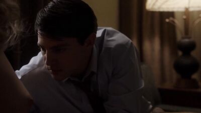 Lizzy Caplan, Rose McIver – Masters of Sex s01e04 (2013)