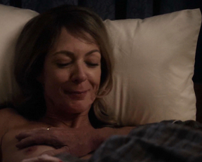 Lizzy Caplan, Allison Janney – Masters of Sex s02e01 (2014)