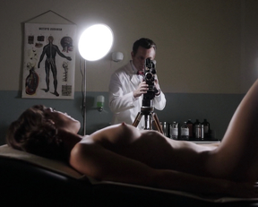 Lizzy Caplan – Masters of Sex s01e09 (2013)