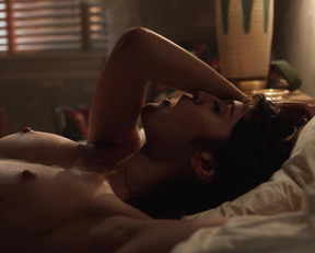 Lizzy Caplan – Masters of Sex s01e01 (2013)