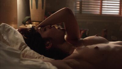 Lizzy Caplan – Masters of Sex s01e01 (2013)