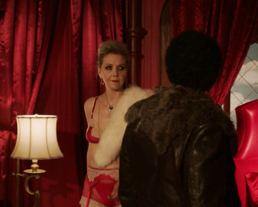 Maggie Gyllenhaal, Valery Lessard, Sydney Farley - The Deuce s02e06 (2018)