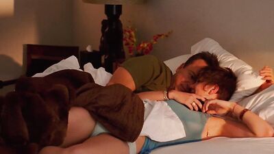 Maggie Gyllenhaal nude – Happy Endings (2005)