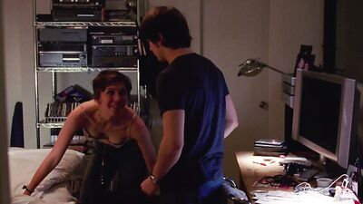 Maggie Gyllenhaal nude – Happy Endings (2005)