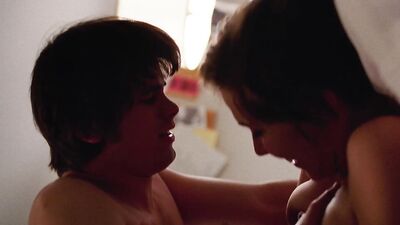 Maggie Gyllenhaal nude – Happy Endings (2005)