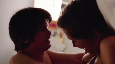 Maggie Gyllenhaal nude – Happy Endings (2005)