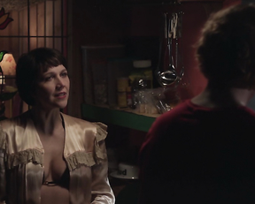 Maggie Gyllenhaal sexy – Frank (2014)