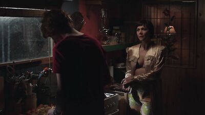 Maggie Gyllenhaal sexy – Frank (2014)